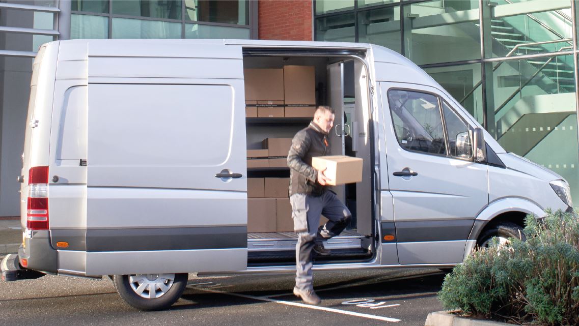 Strapontin pour cloison de separation avec porte coulissante sur Opel Movano